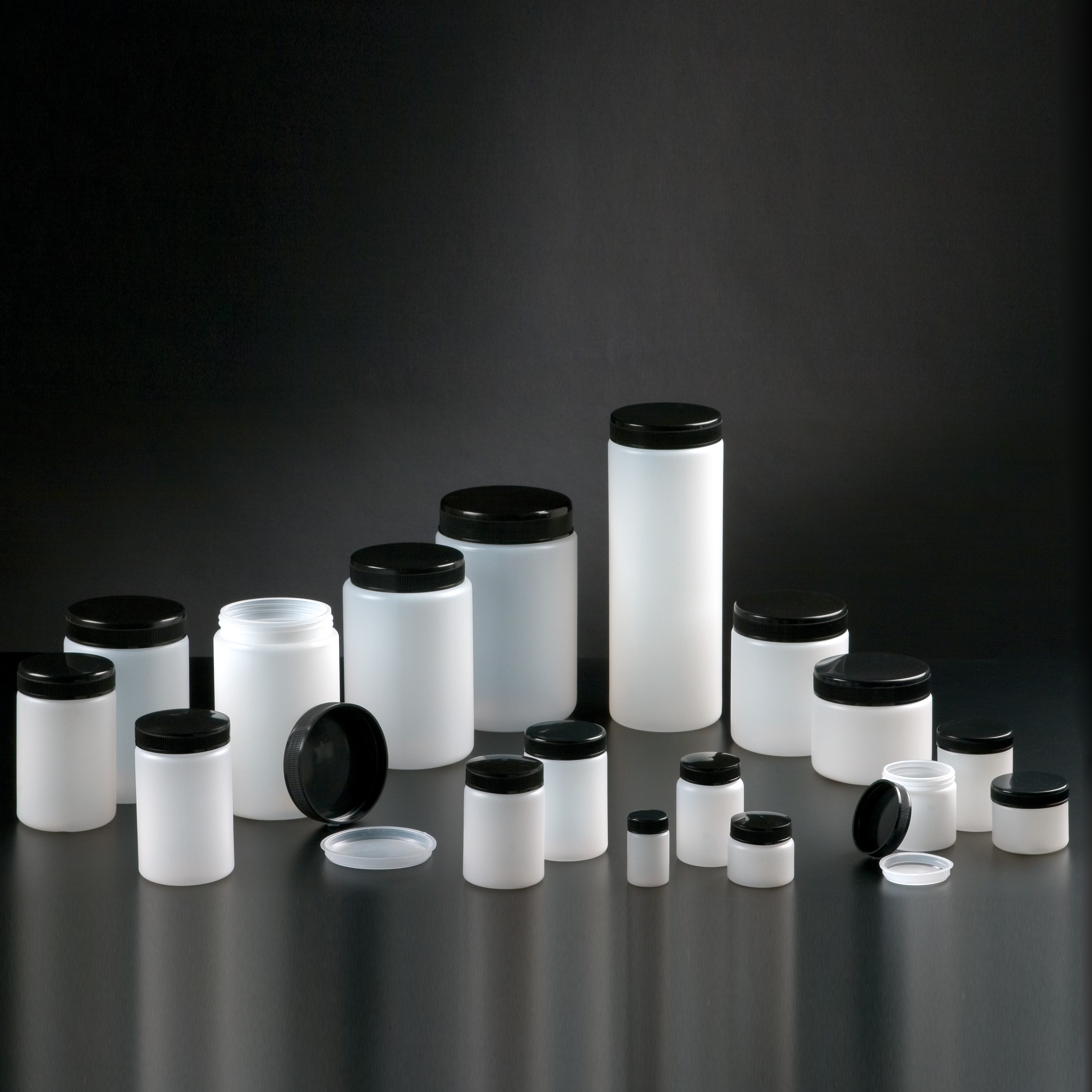 With insert plug and screw cap