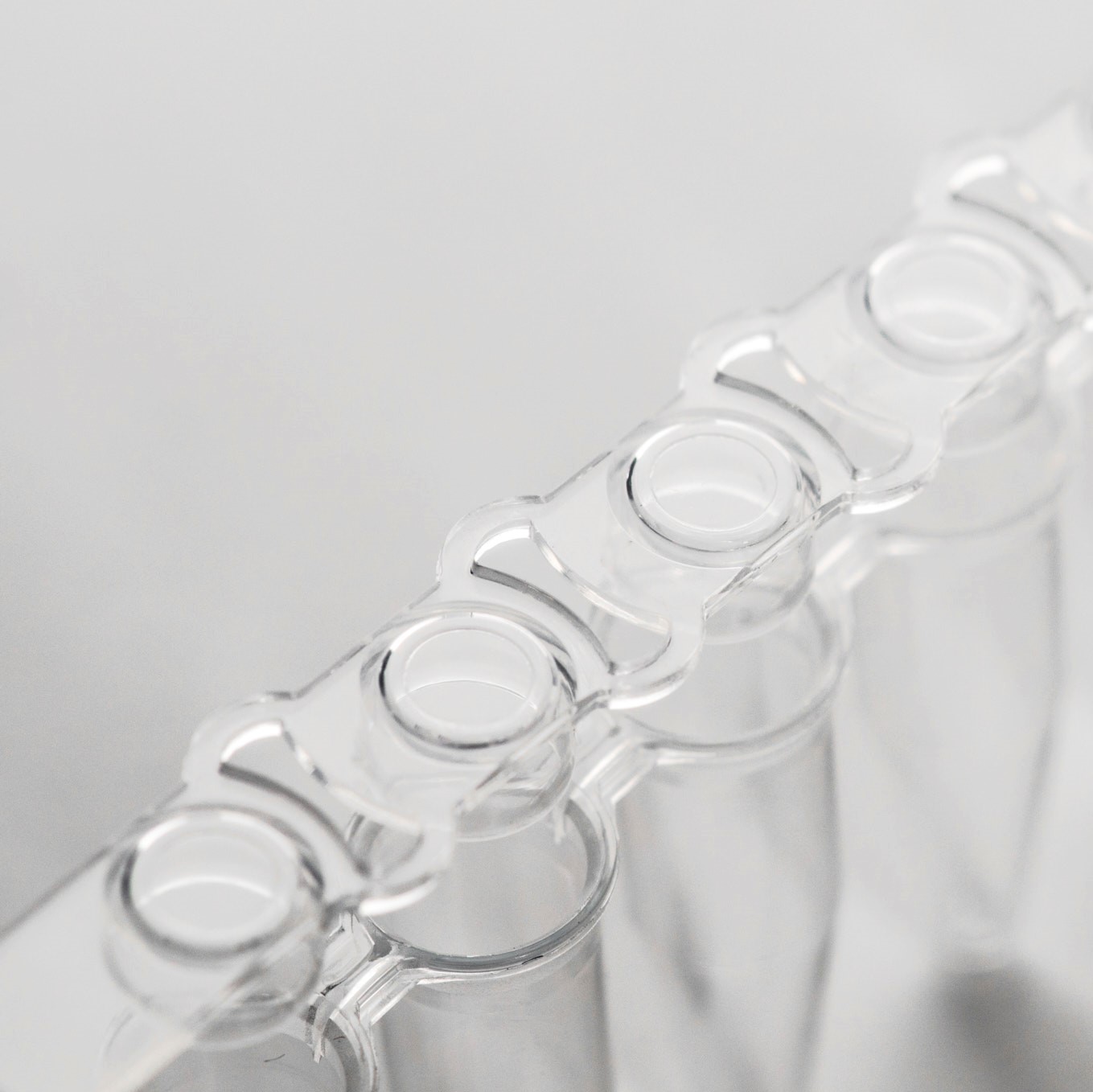 PCR tubes 0.2 ml natural PP strips w/8 tubes attached  flat caps as strip PCR ready 6.000G