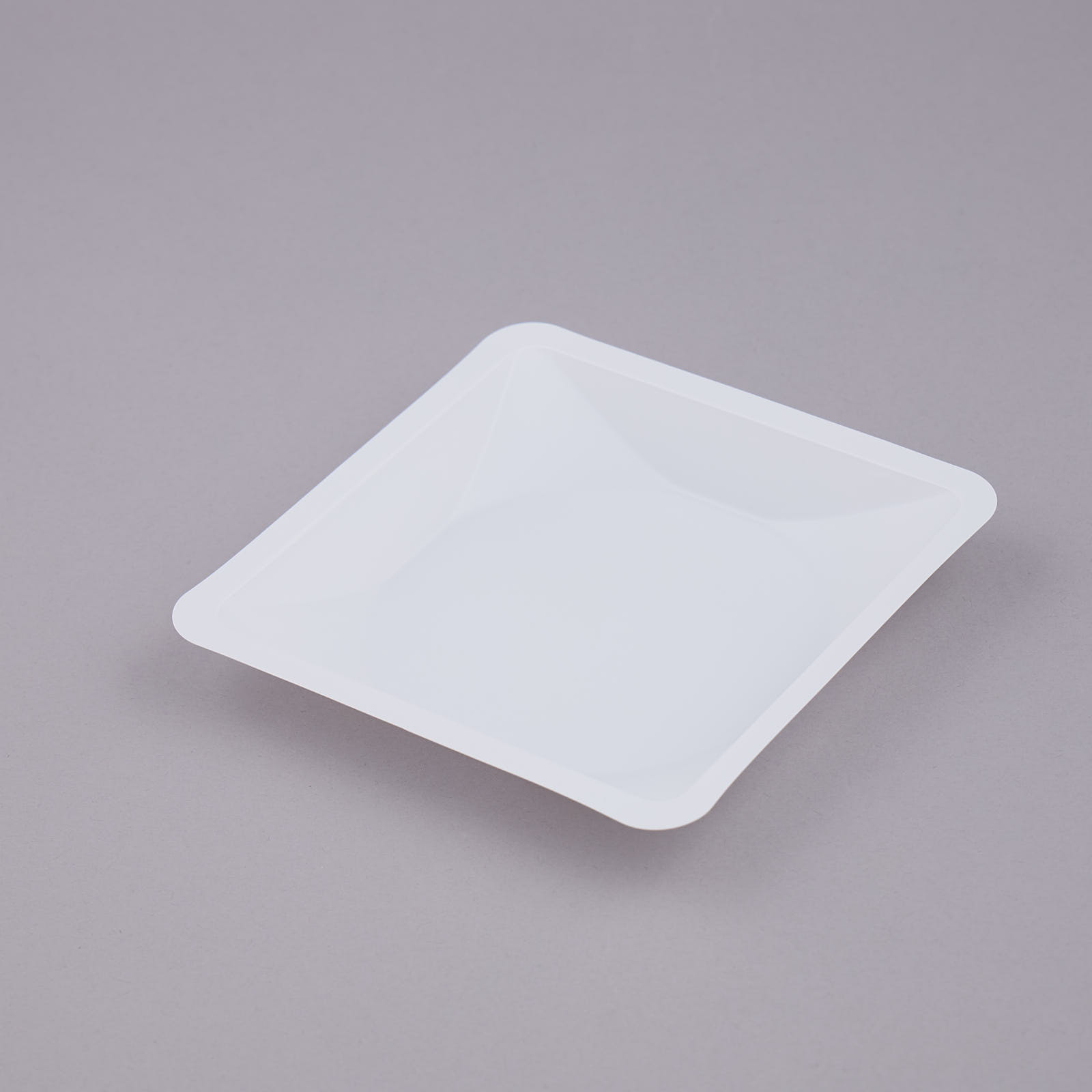 Weighing dishes PS 250 ml sqared white  140 x 140 x 22 mm 