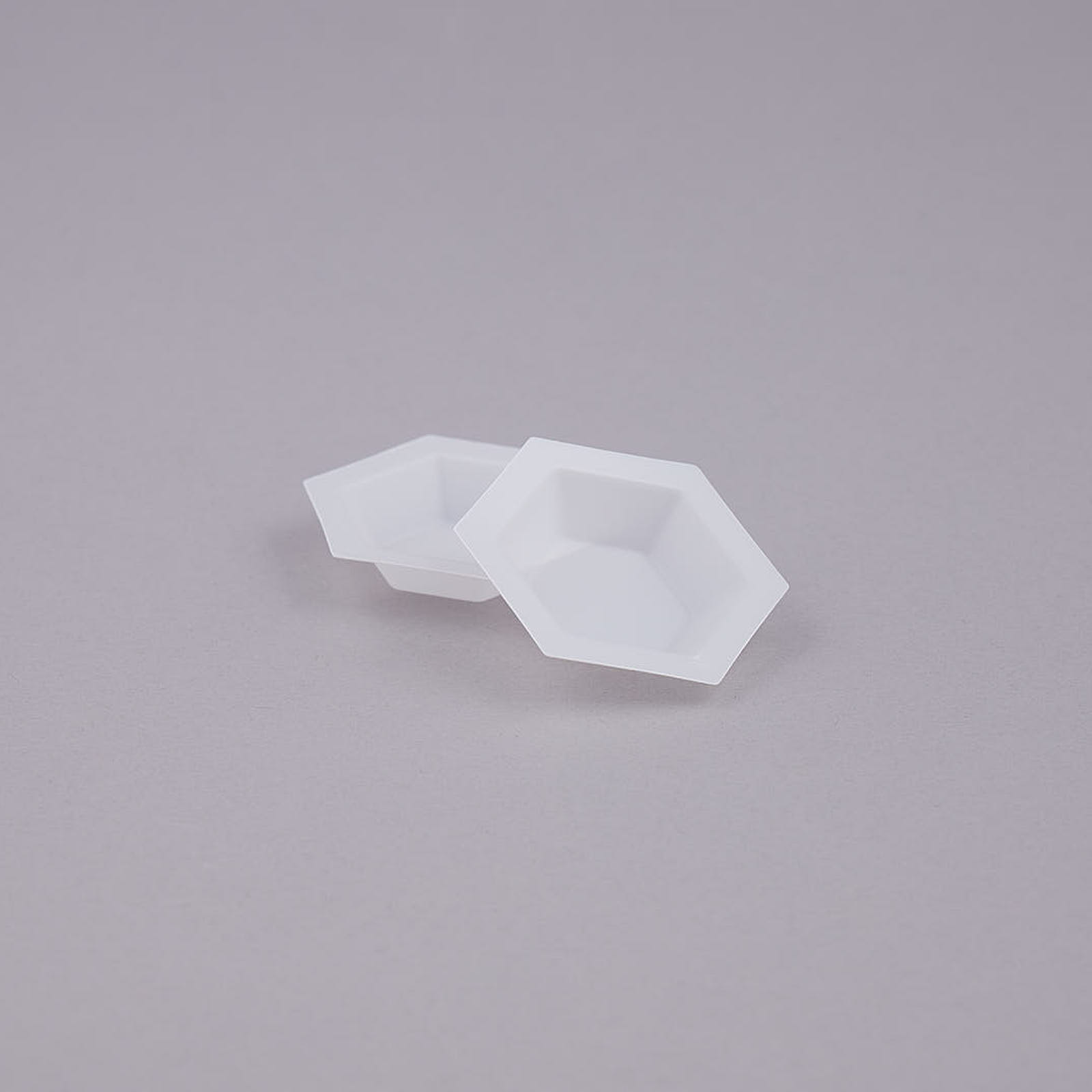 Weighing dishes PS 9 ml hexagonal white antistatic