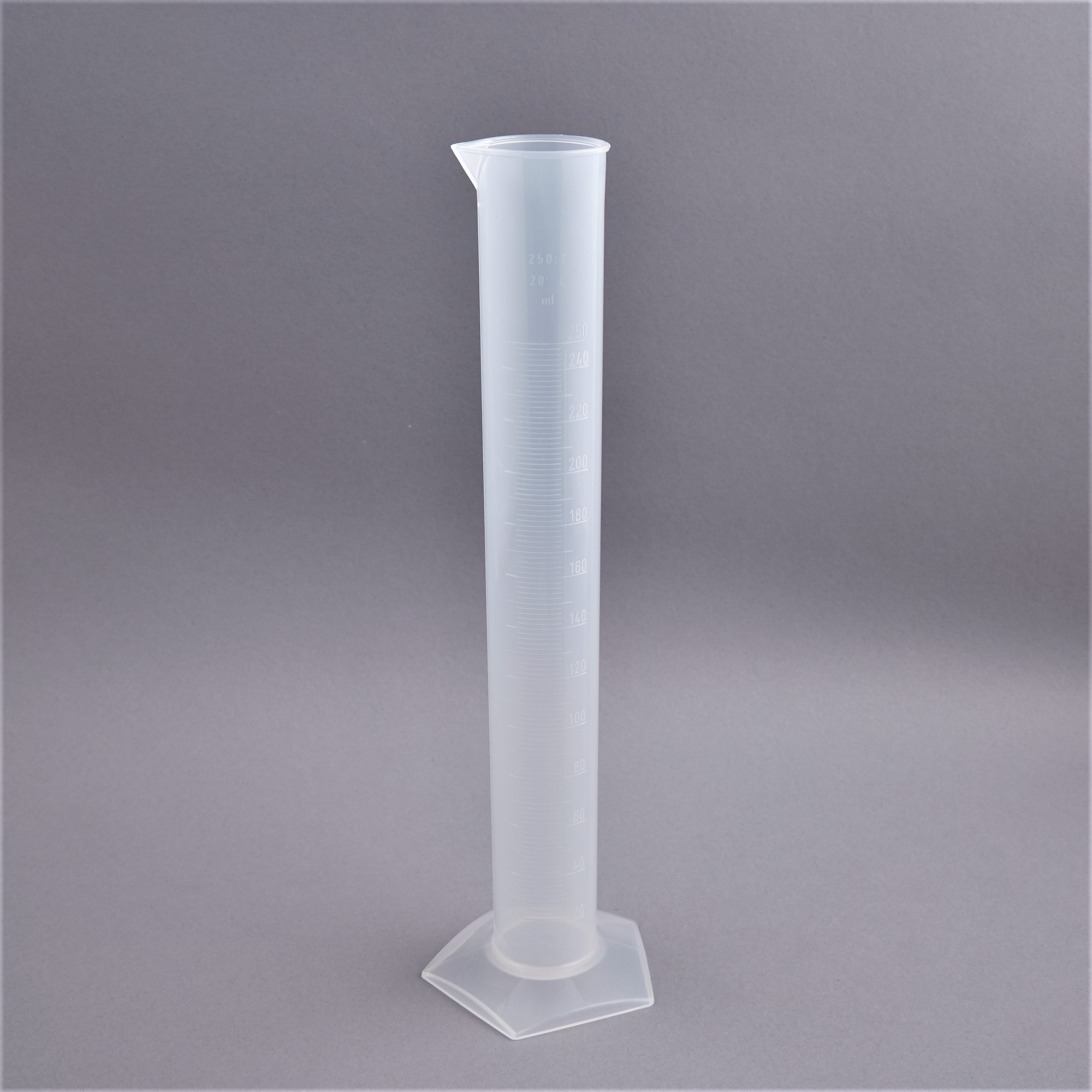 Measuring cylinder PP 250 ml with 20 ml/2.0 ml graduations