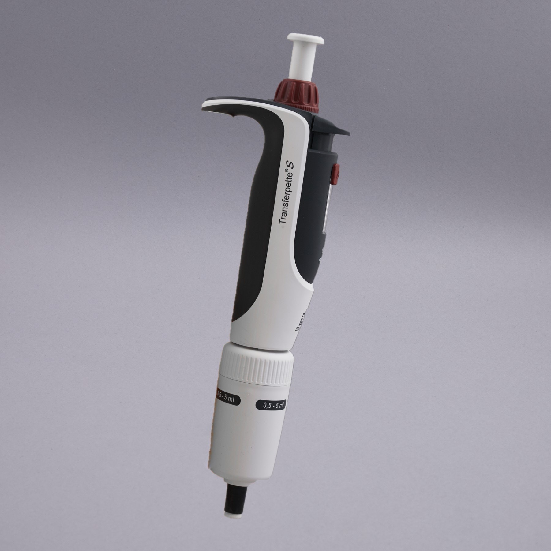 BRAND Transferpette, Single-channel, variable, 500-5,000 µl, color code red